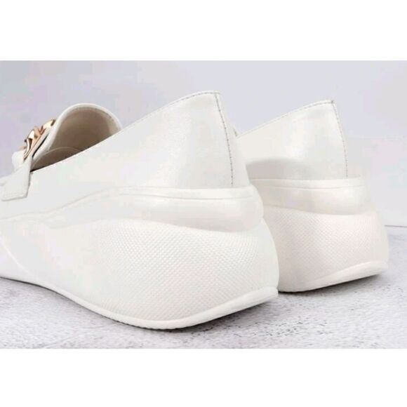 Women's Lug Sole Loafers in White NWOT Size 39 or 8.5 With Buckle - Picture 4 of 13